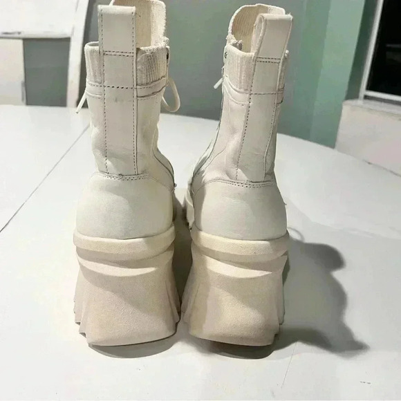 Nurture Whitney Water Resistant‎ Leather Lace-Up Lug Sole Platform Boots - Picture 7 of 7